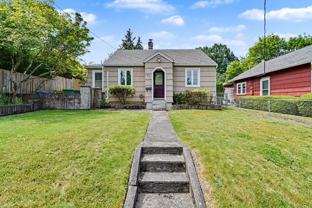 Winter Duplex - VPM215153W-4 - Photo 1 of 1
