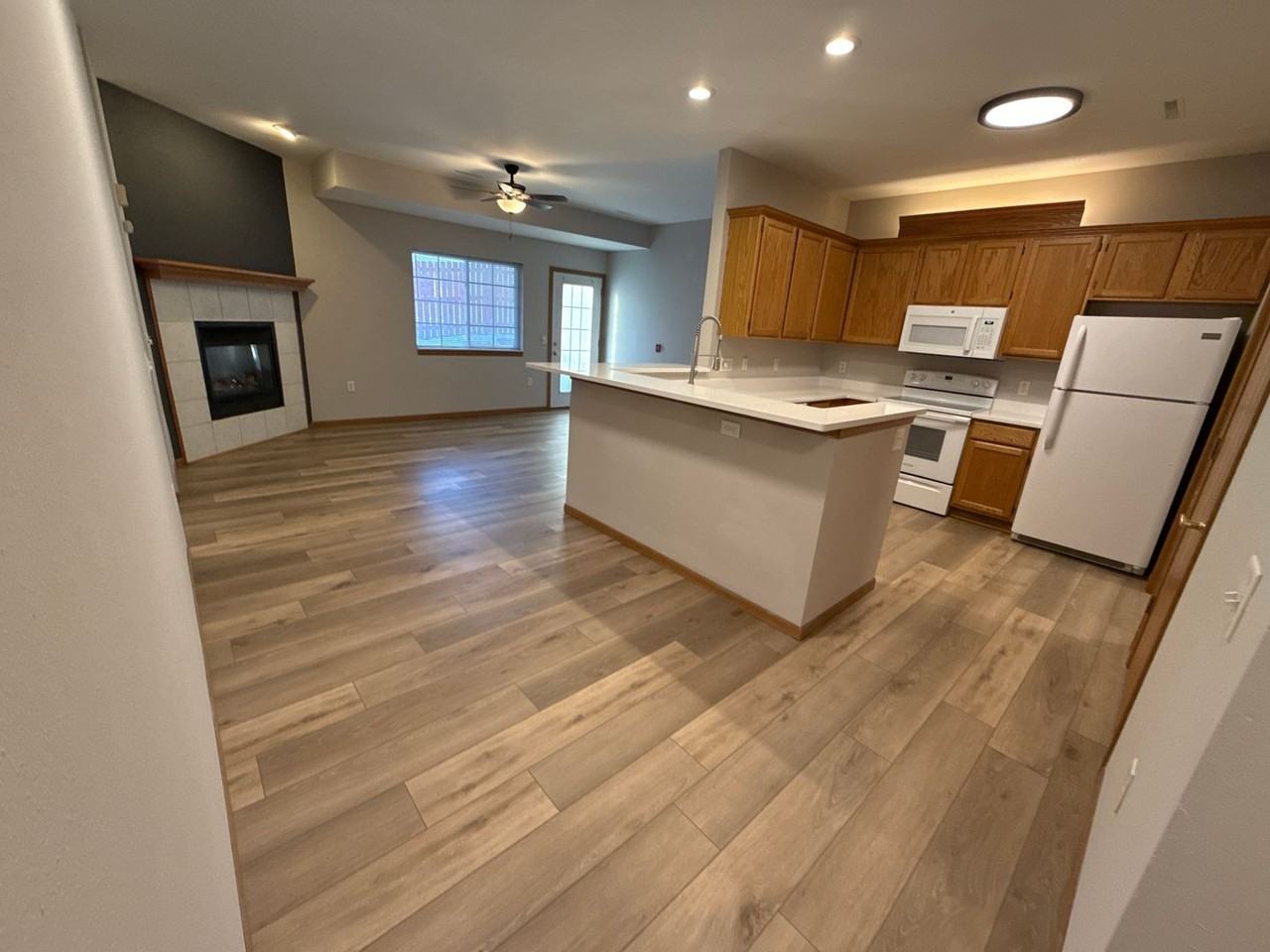 3330 Leopold Way #B - Photo 3 of 18
