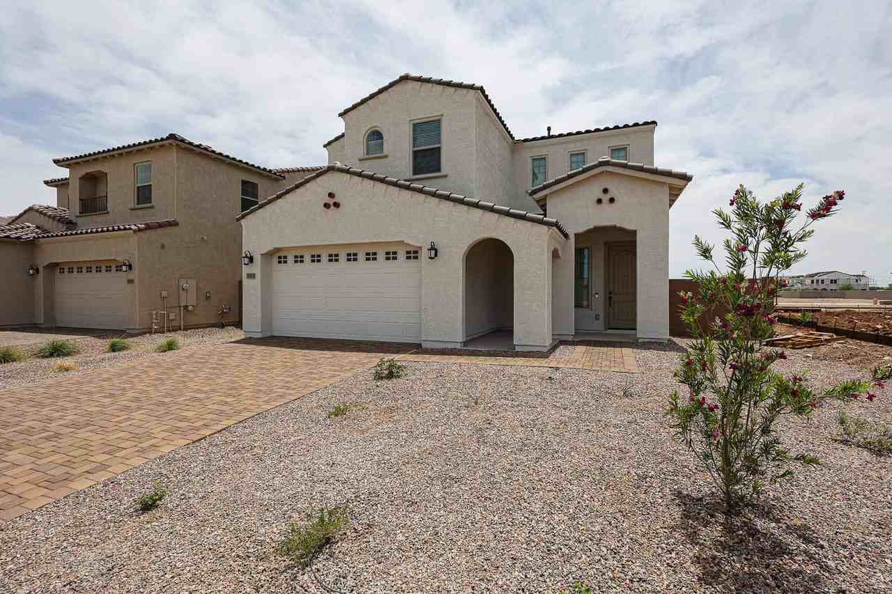 7695 W Smoketree Dr - Photo 2 of 49