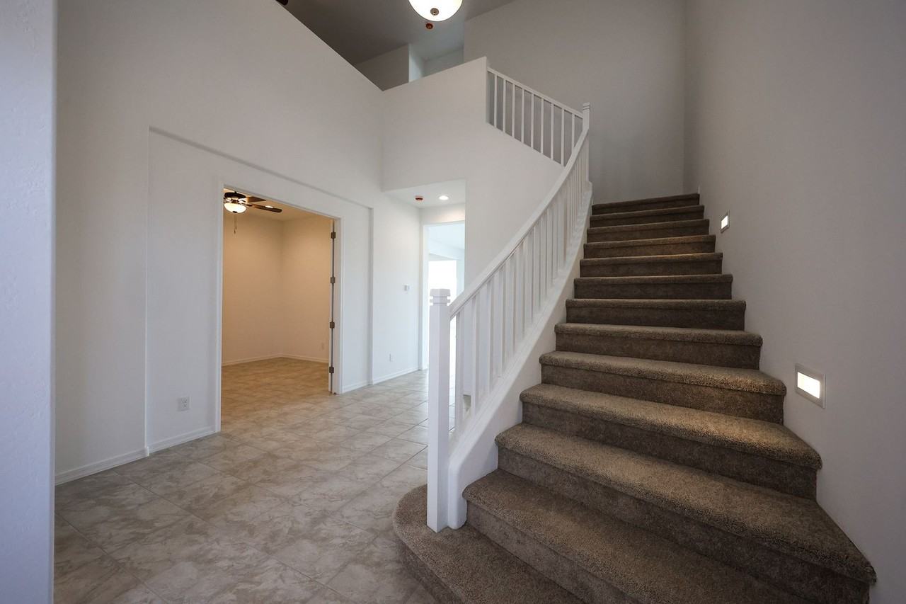 7695 W Smoketree Dr - Photo 4 of 49