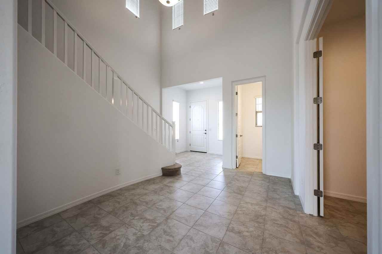 7695 W Smoketree Dr - Photo 7 of 49