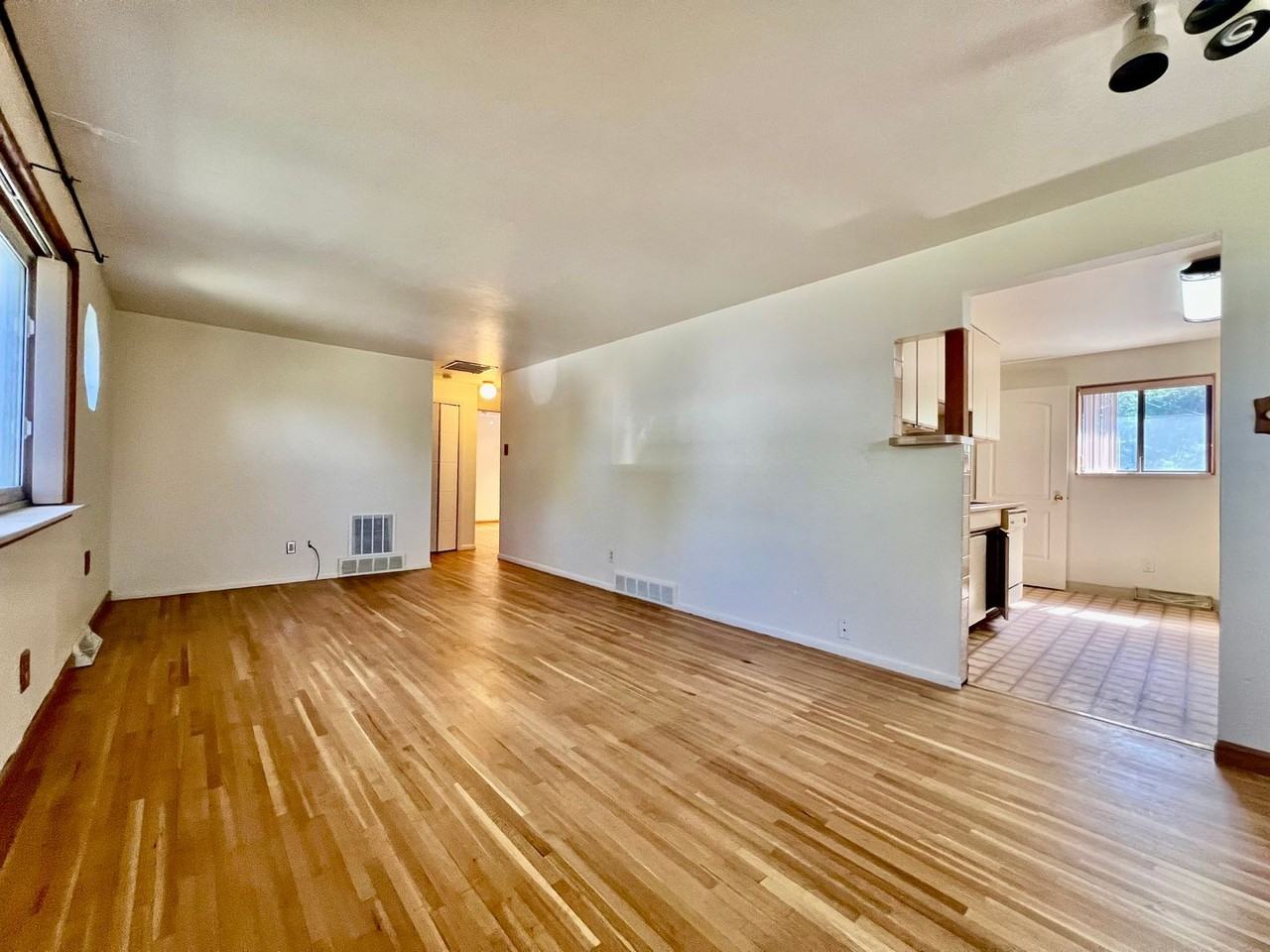 5416 Cody St - Photo 2 of 10