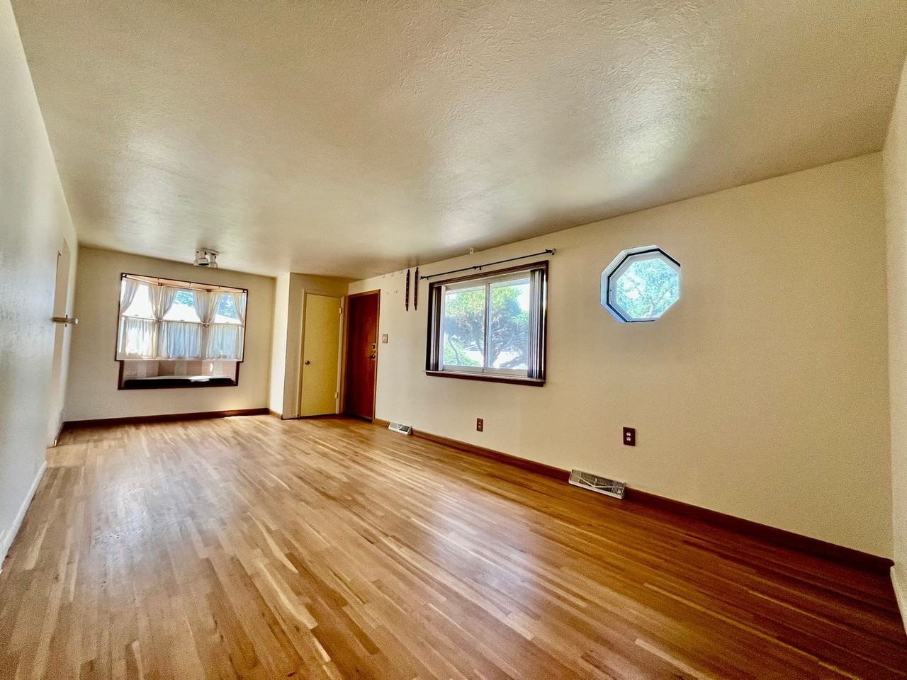 5416 Cody St - Photo 4 of 10