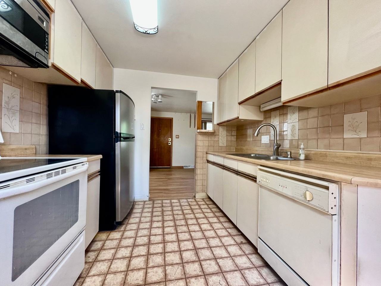 5416 Cody St - Photo 5 of 10