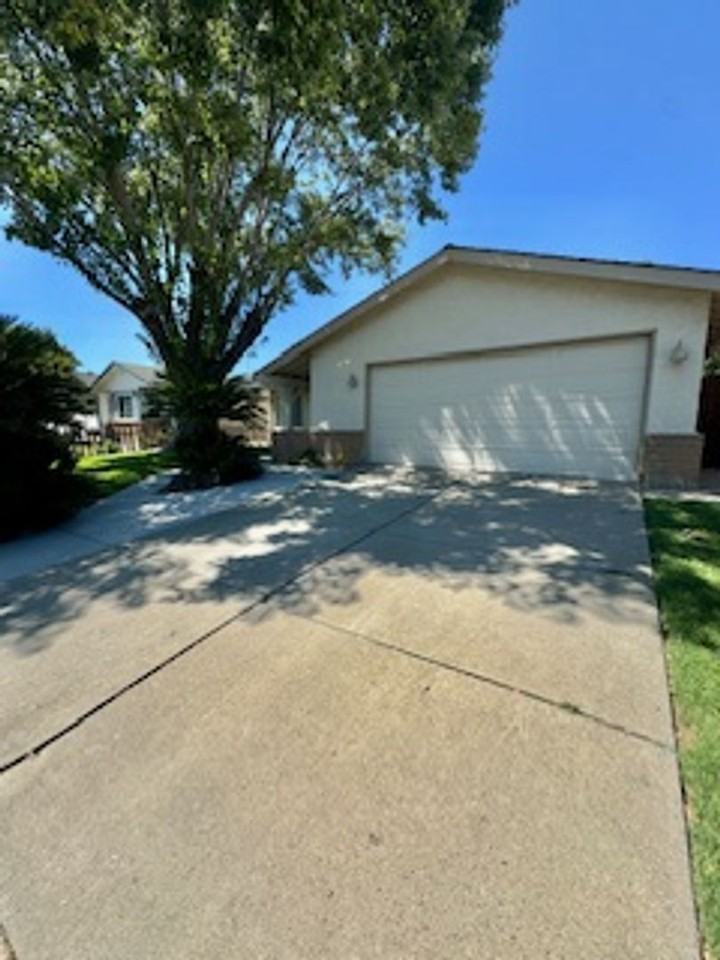 2189 Glenrio Way - Photo 2 of 21