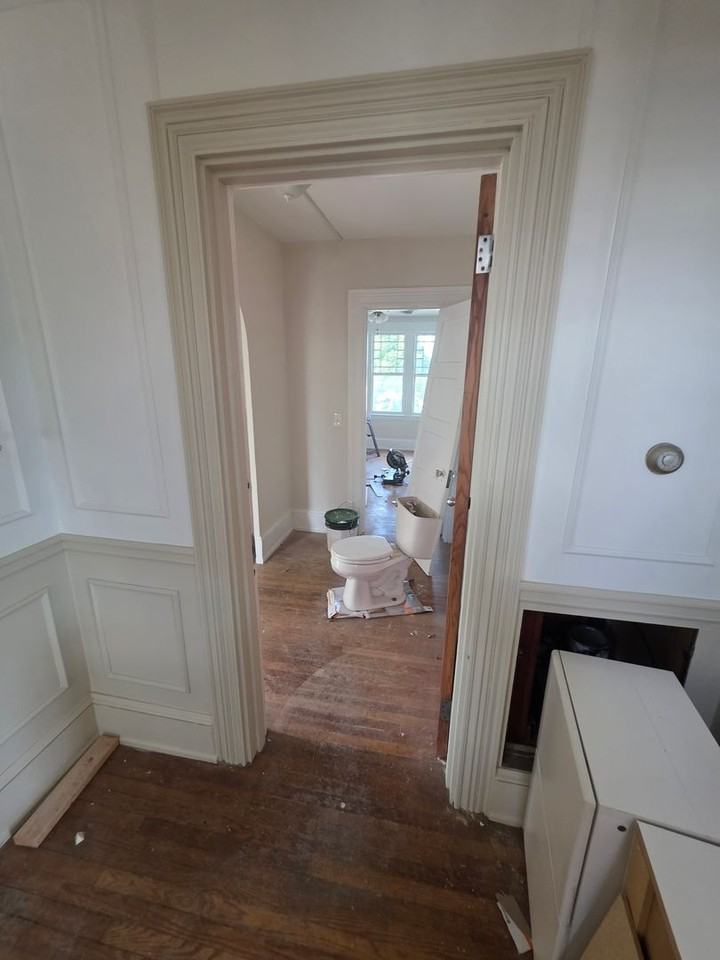 1858 Guernsey Ave - Photo 3 of 42