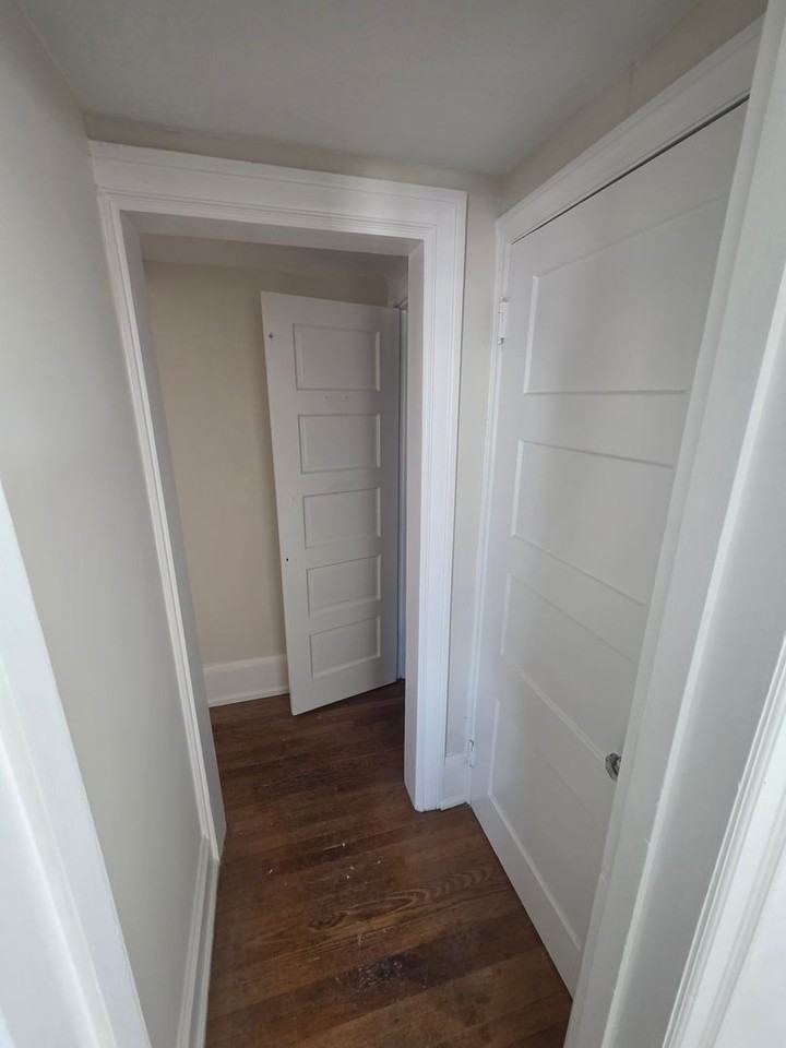 1858 Guernsey Ave - Photo 7 of 42
