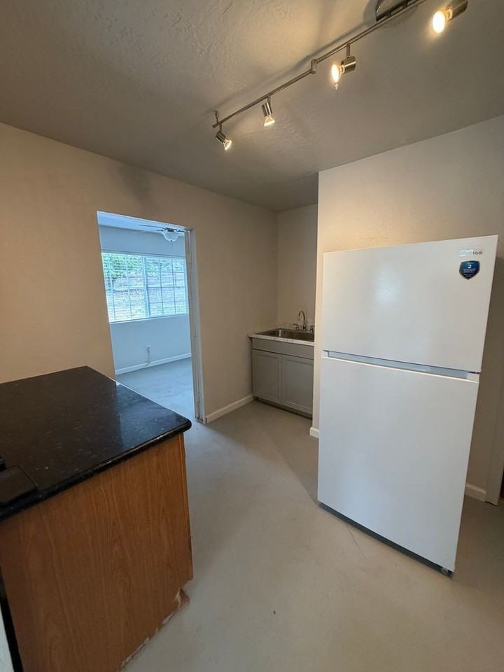 18515 Rawhide Rd - Photo 3 of 8