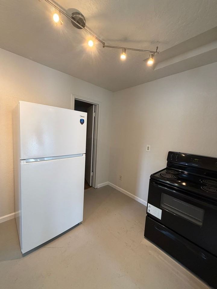18515 Rawhide Rd - Photo 4 of 8