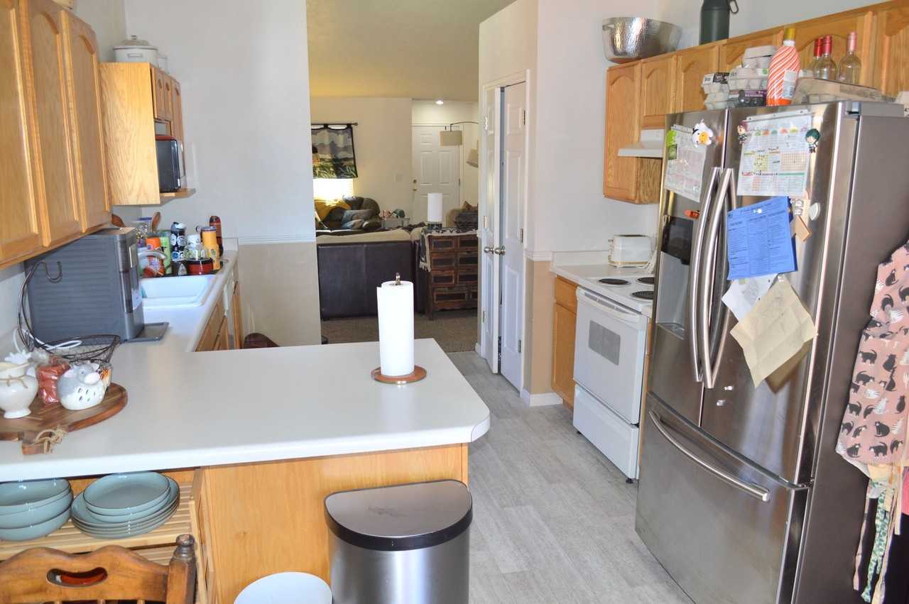 1429 N 550 W - Photo 6 of 14