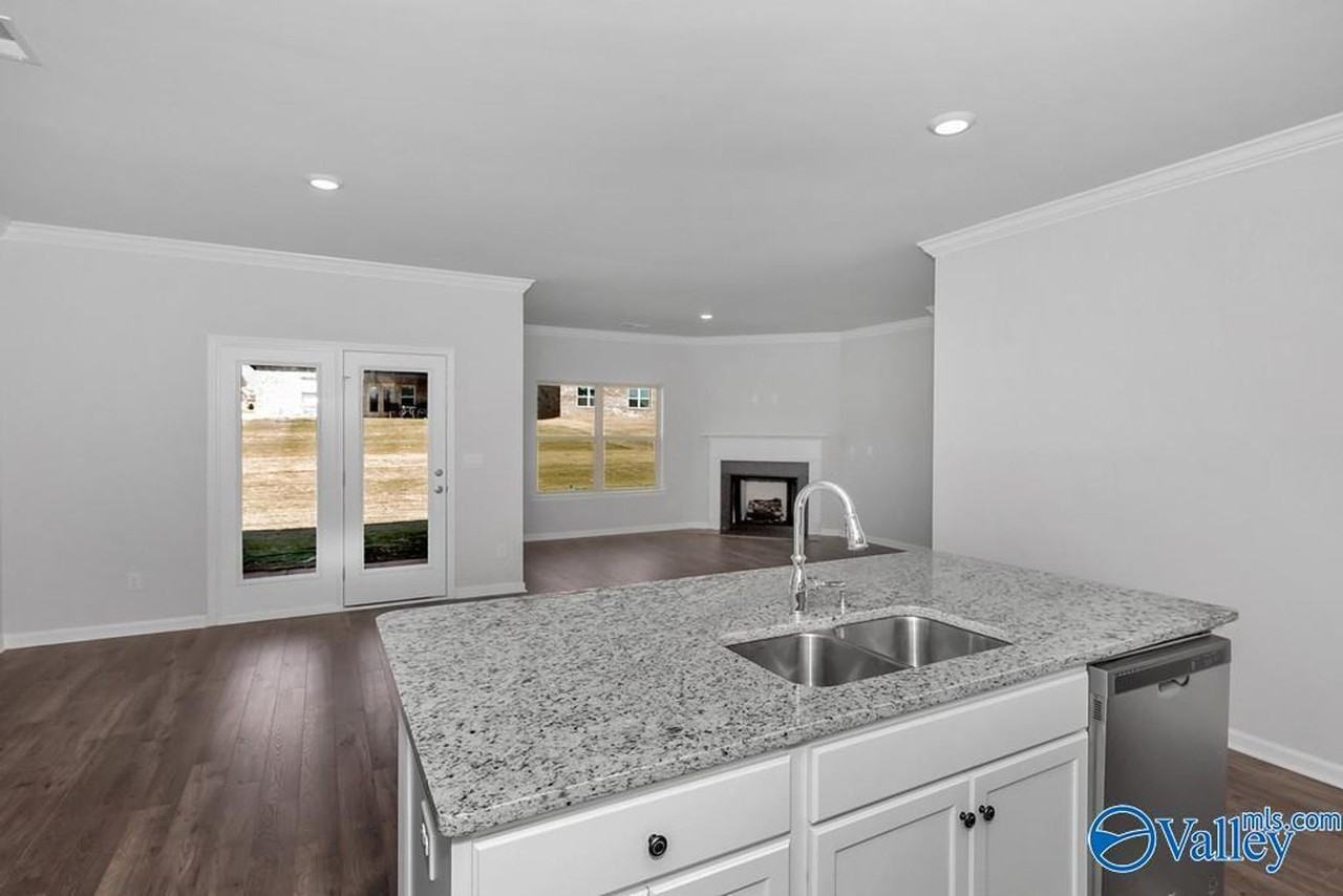 22067 Chancery Ln - Photo 4 of 15