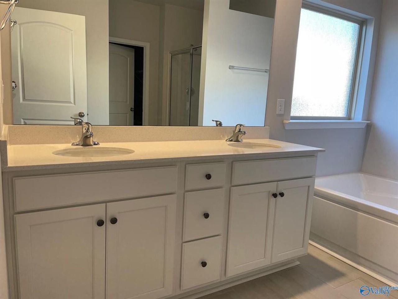 22067 Chancery Ln - Photo 5 of 15