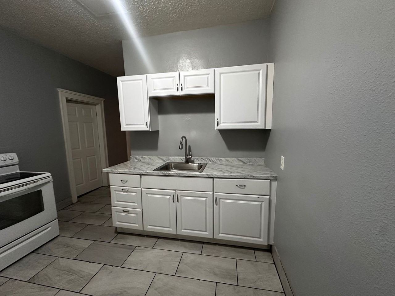 3058 N 29th St - Photo 2 of 9