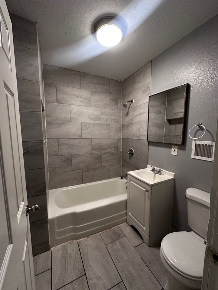 3058 N 29th St - Photo 7 of 9