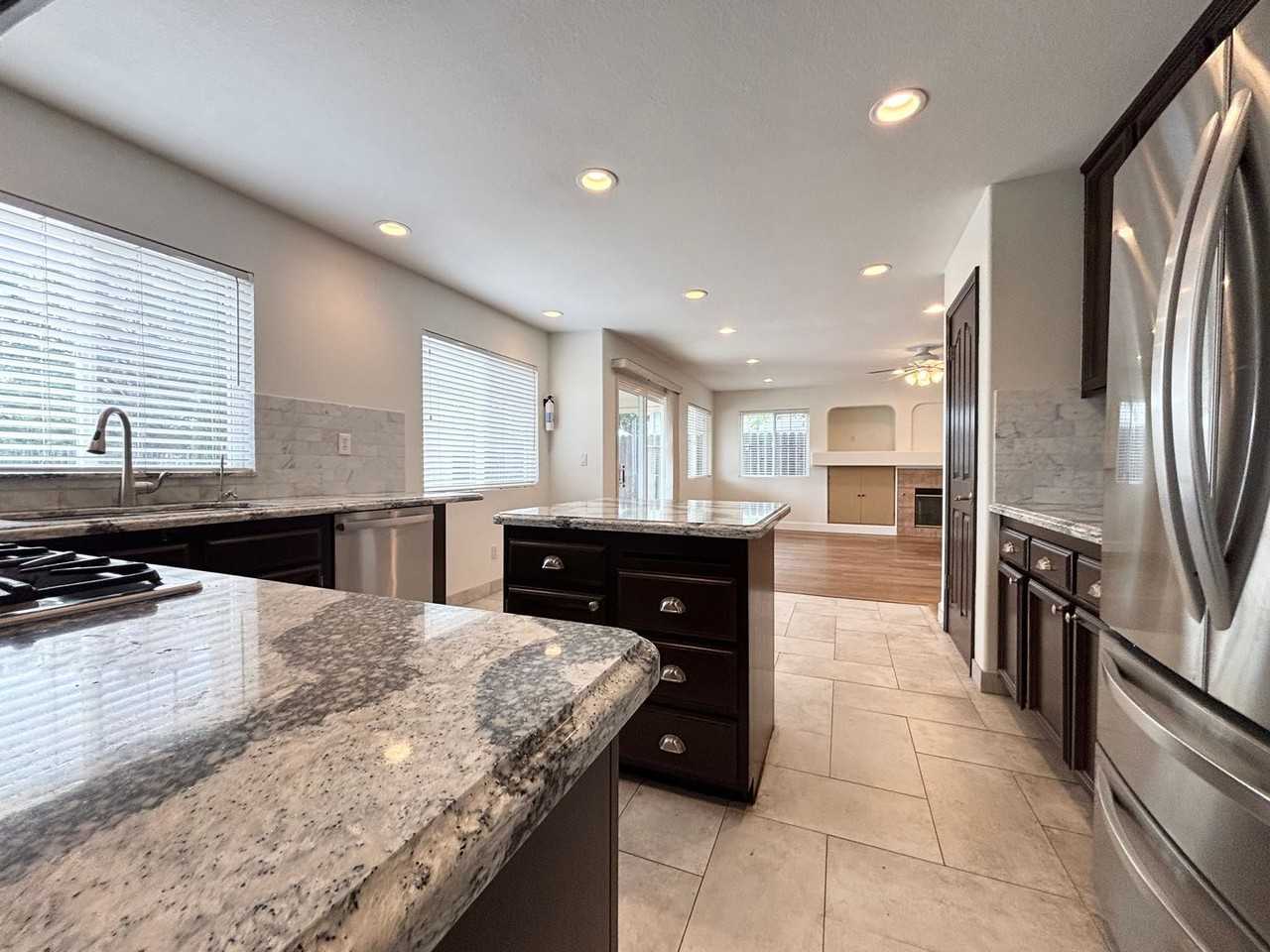 979 Seabough Ct - Photo 4 of 26