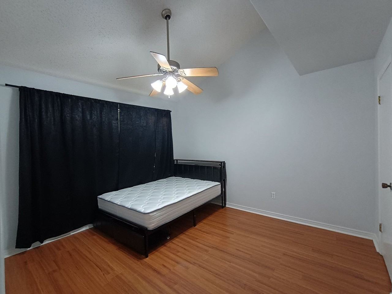 2452 Brightside Dr - Photo 7 of 9