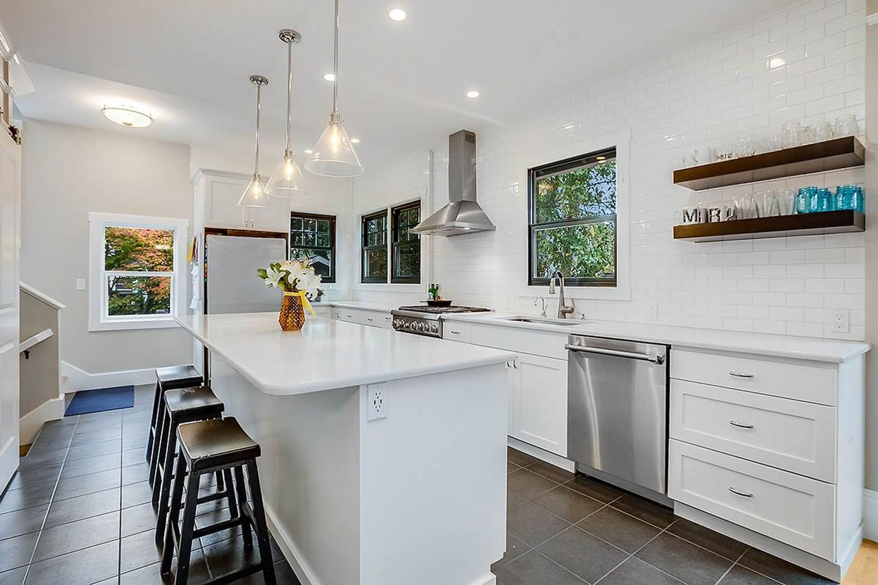 128 Ne 58th St - Photo 2 of 25
