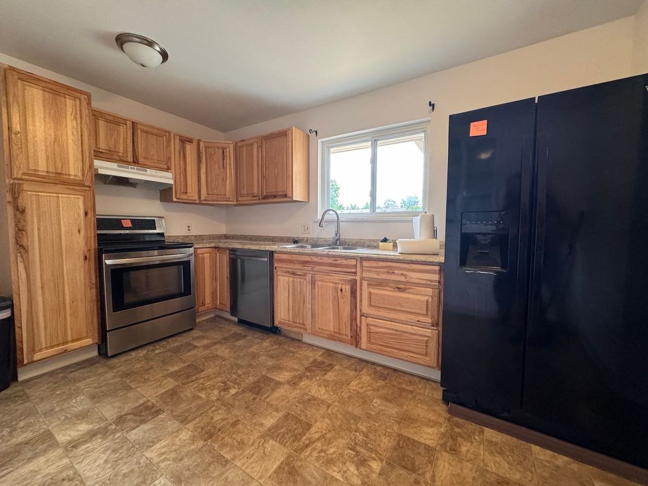 609 Duke Ln - Photo 3 of 18