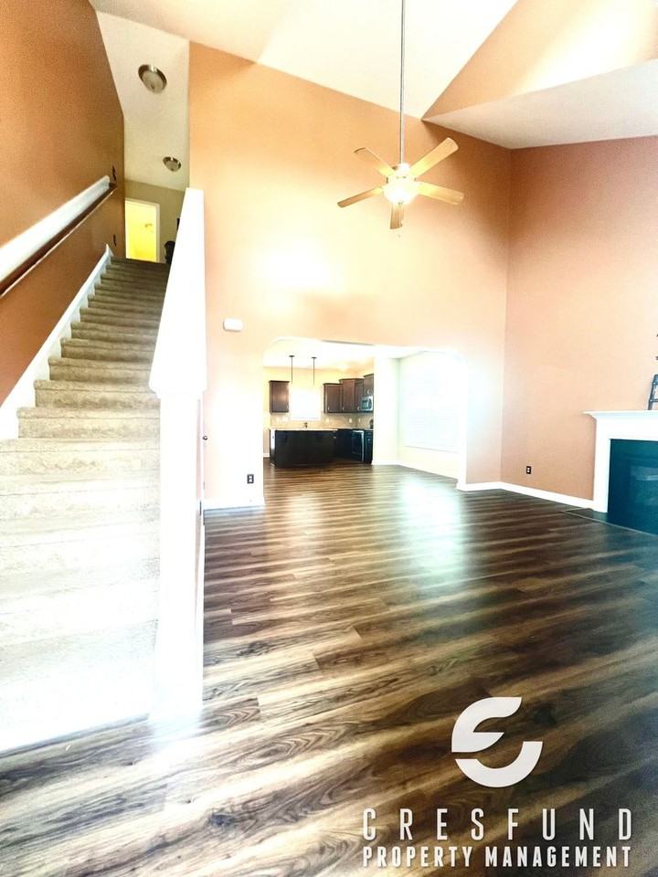 2131 Stafford Dr - Photo 3 of 26