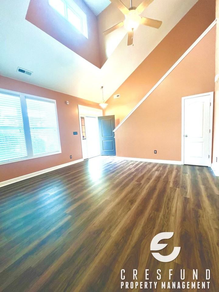2131 Stafford Dr - Photo 4 of 26