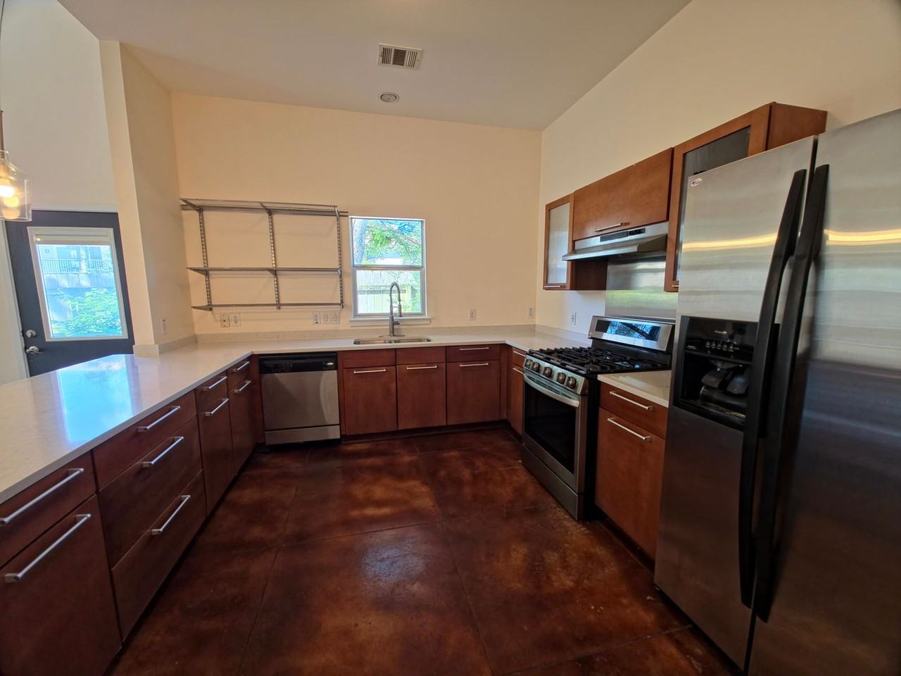 3806 Menchaca Rd - Photo 4 of 17