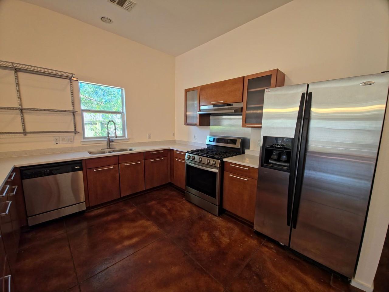 3806 Menchaca Rd - Photo 5 of 17