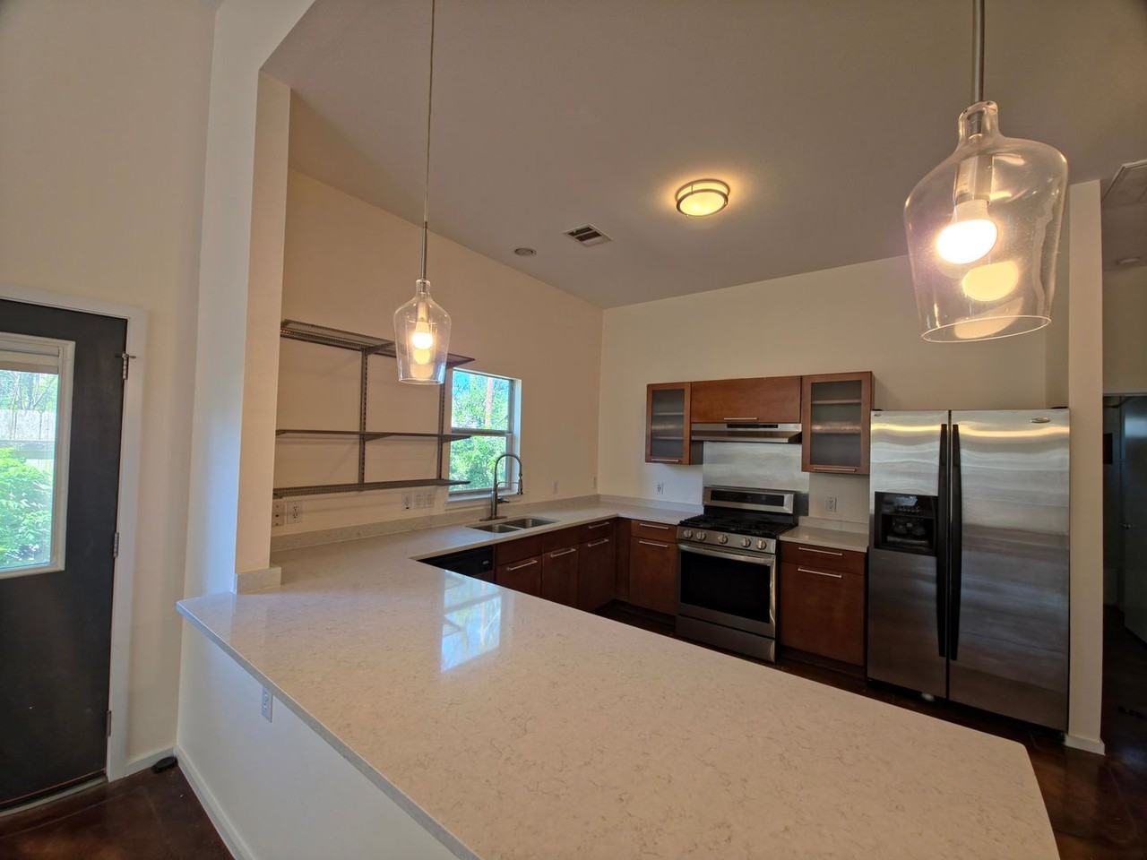 3806 Menchaca Rd - Photo 7 of 17