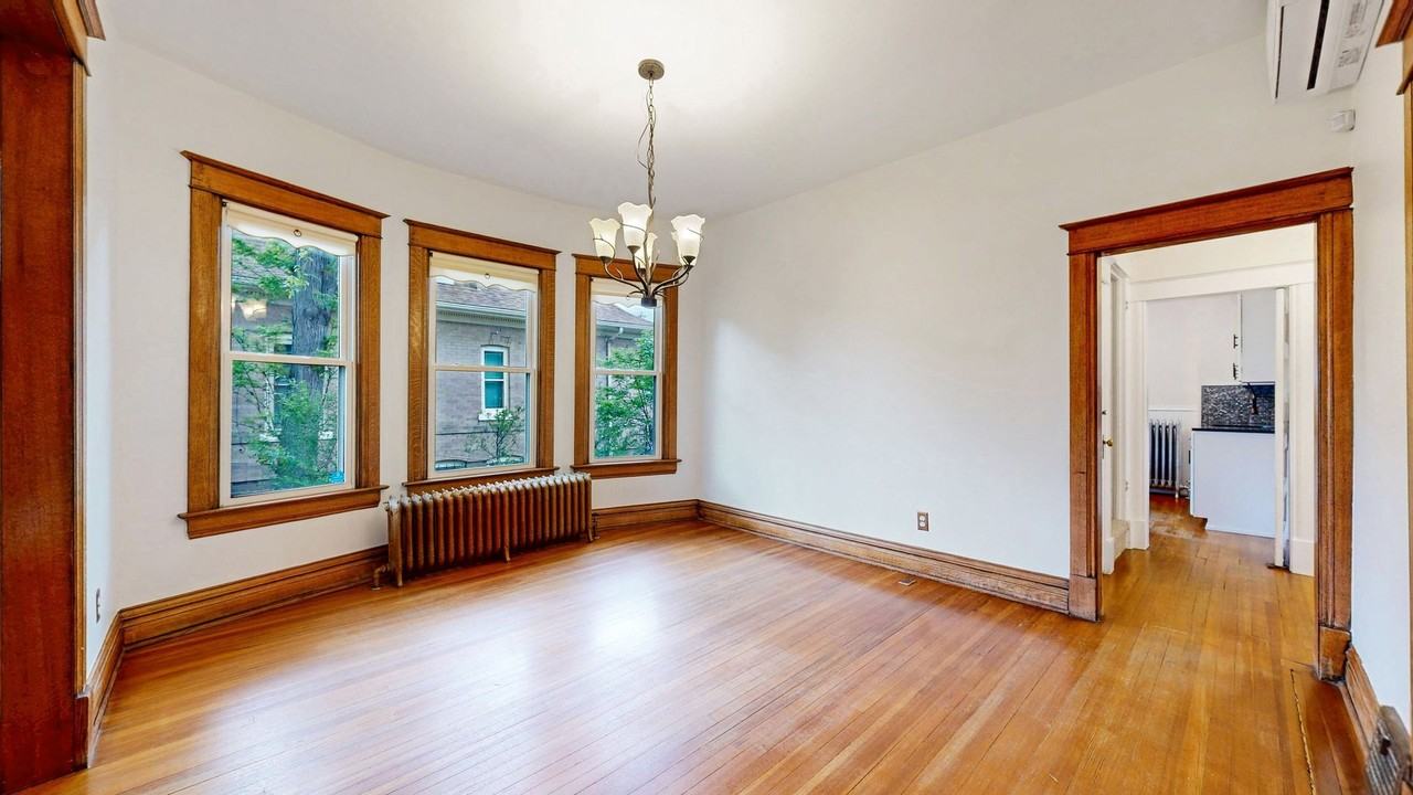 685 S Grant St - Photo 6 of 39