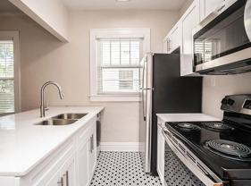 Charming Renovated 1BR/1BA located Steps Away from Bayshore Blvd. - Photo 1 of 1