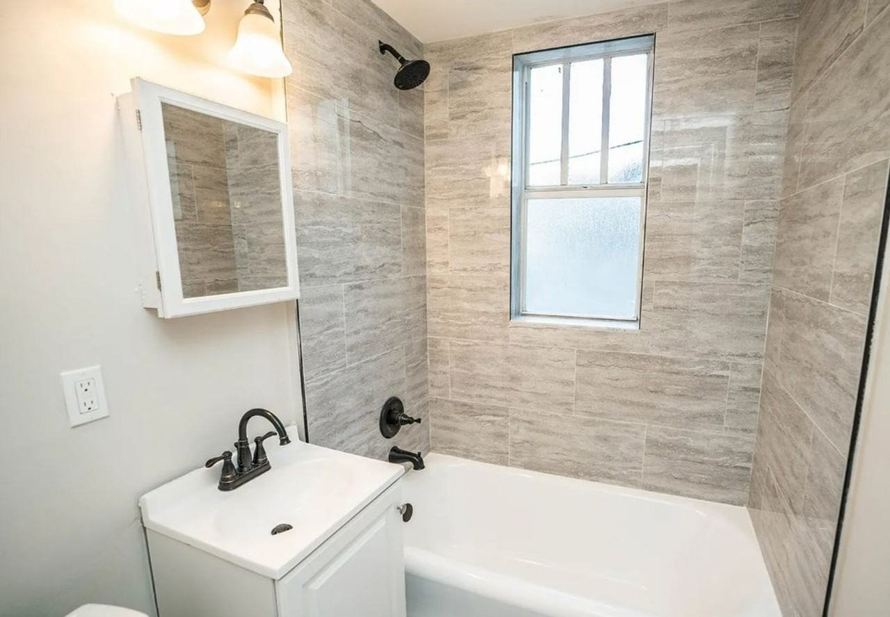Charming Renovated 1BR/1BA located Steps Away from Bayshore Blvd. - Photo 3 of 4