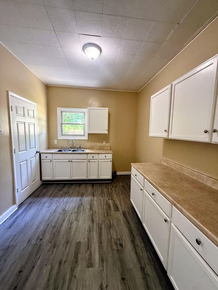920 Clement St - Photo 4 of 13