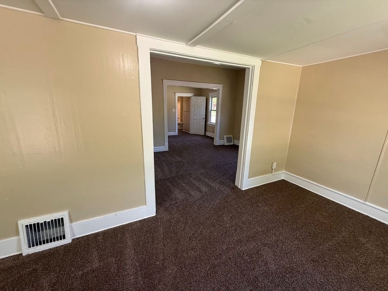 920 Clement St - Photo 5 of 13