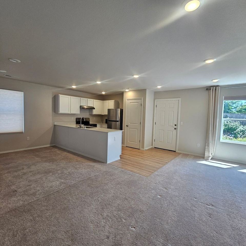 4268 Se Elijah Ct - Photo 5 of 21