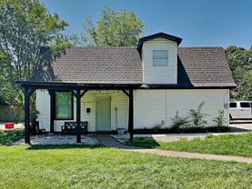 2913 Hunter St - Photo 1 of 1