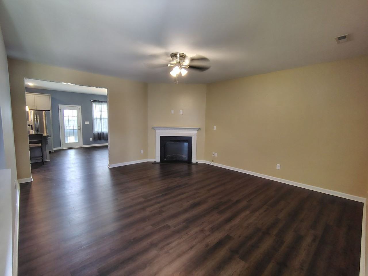 128 Welborn St - Photo 6 of 28