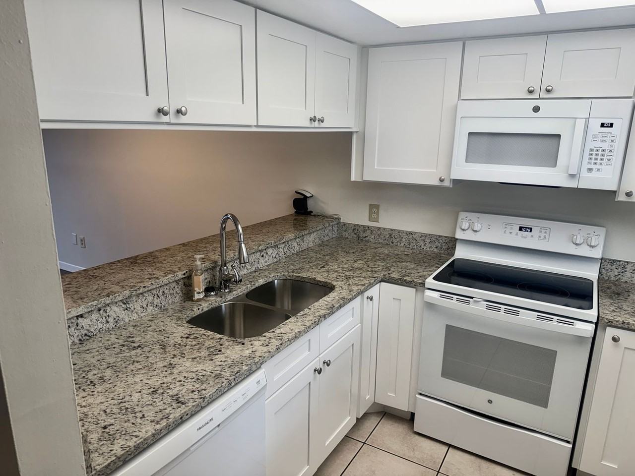 402 Big Cedar Way - Photo 3 of 21