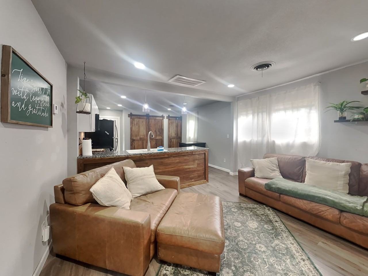 3025 Delaware Trl - Photo 2 of 12