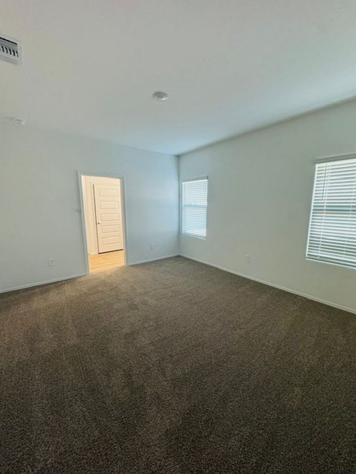9970 N Cascalote Ln - Photo 6 of 18