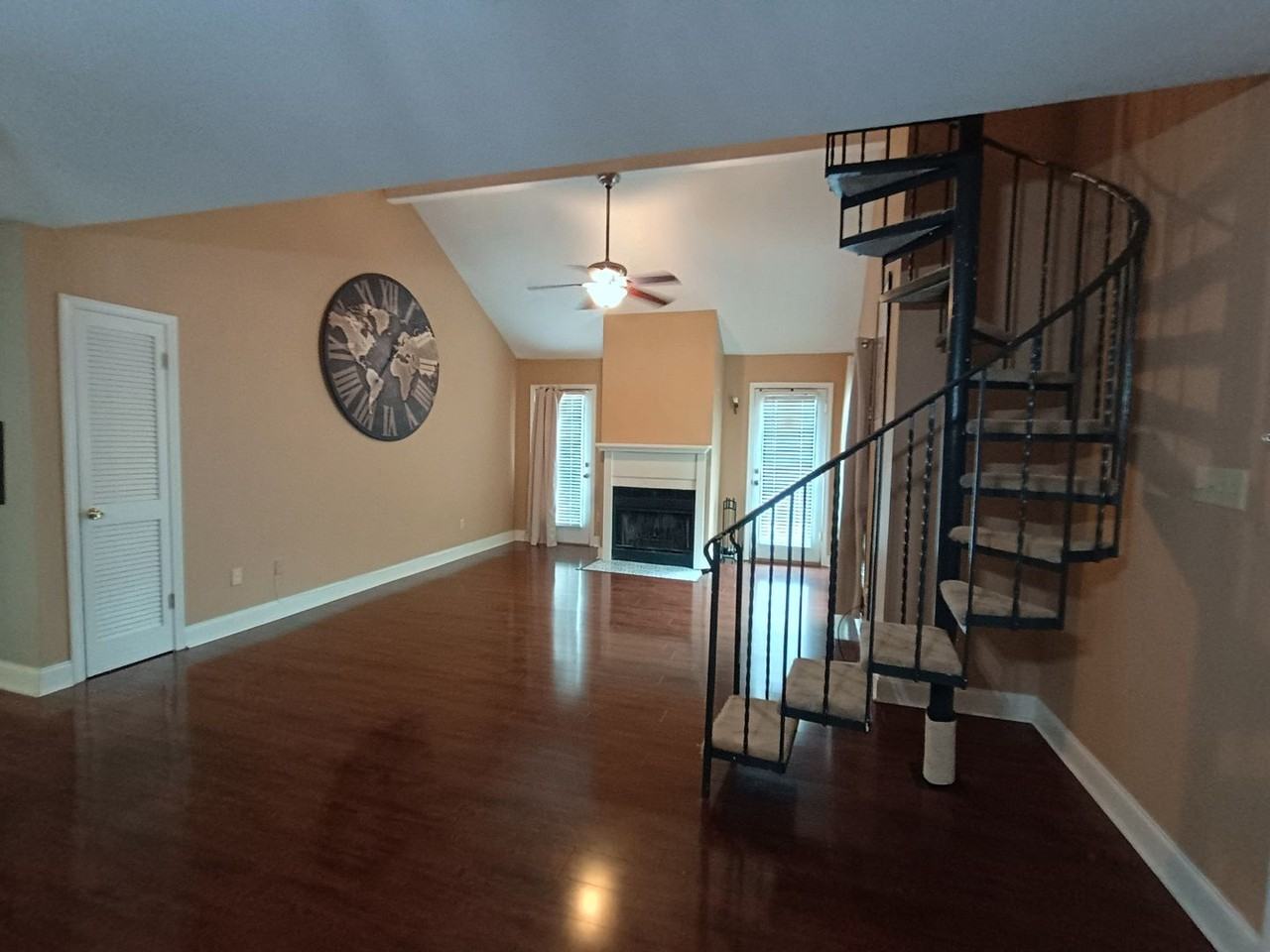 8500 Bluebonnet Blvd #24 - Photo 3 of 6