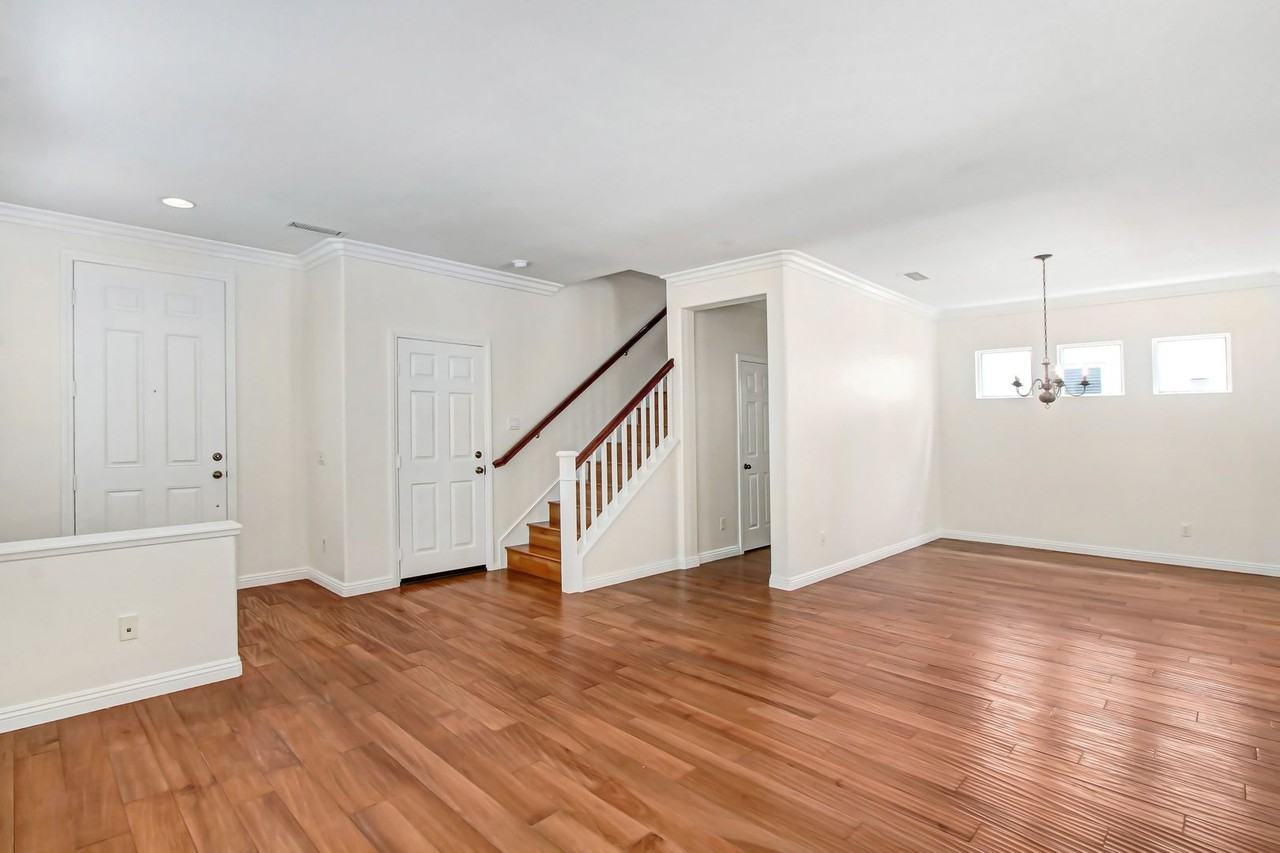 33561 Cedar Creek Ln - Photo 2 of 19