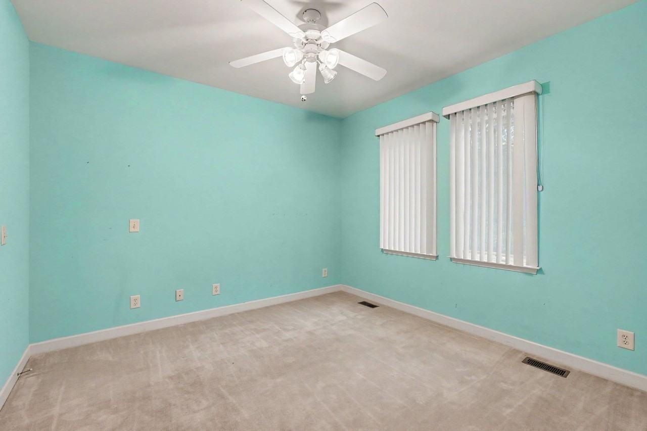 10 Piper Pl - Photo 3 of 50