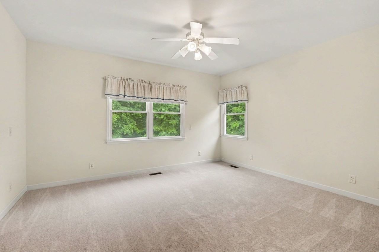 10 Piper Pl - Photo 5 of 50