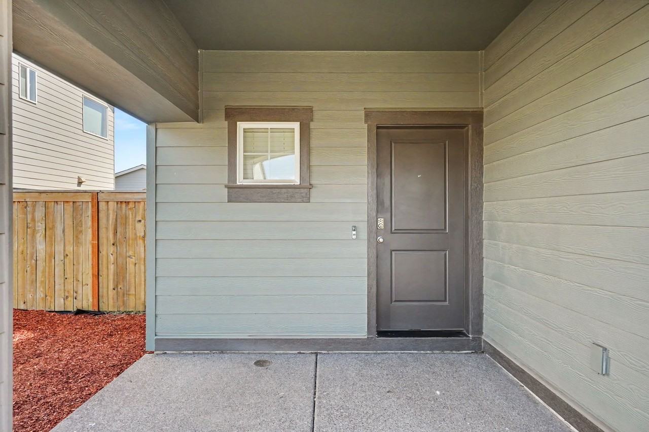4748 Astronaut Ave Ne - Photo 4 of 41
