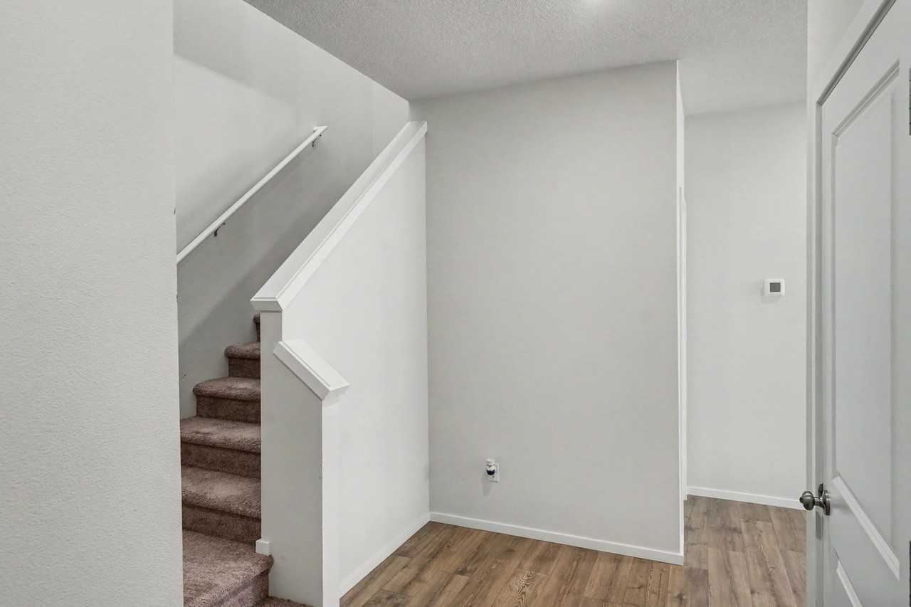 4748 Astronaut Ave Ne - Photo 5 of 41
