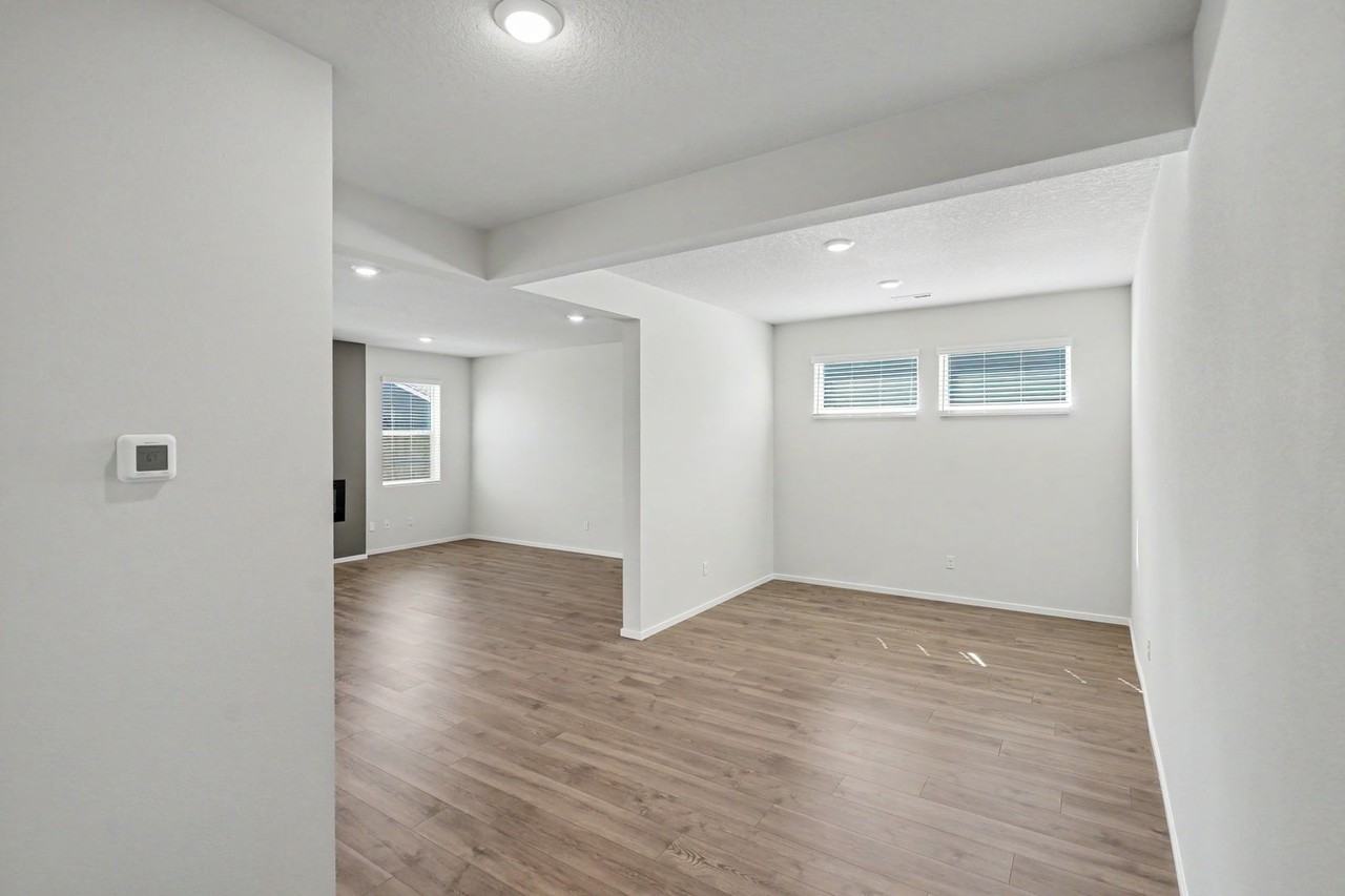 4748 Astronaut Ave Ne - Photo 6 of 41