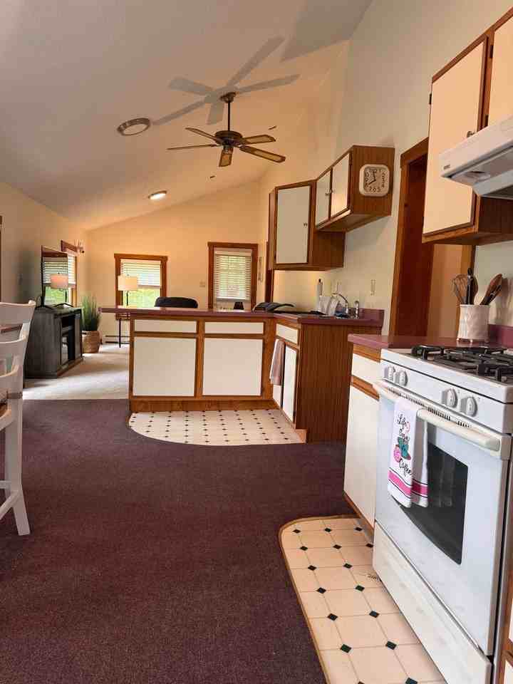 169 Glen Rd - Photo 4 of 14