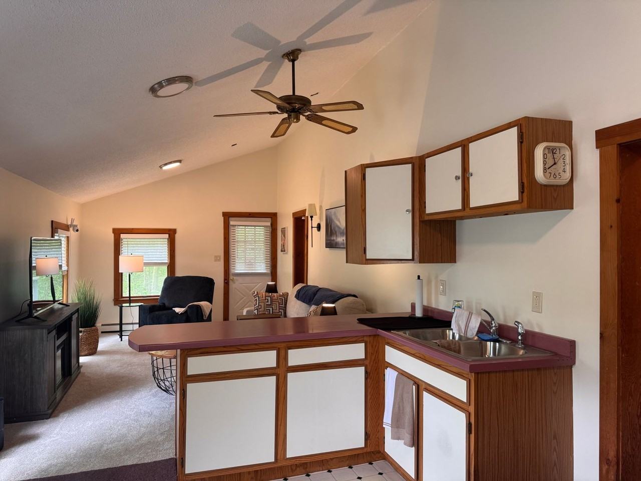 169 Glen Rd - Photo 6 of 14