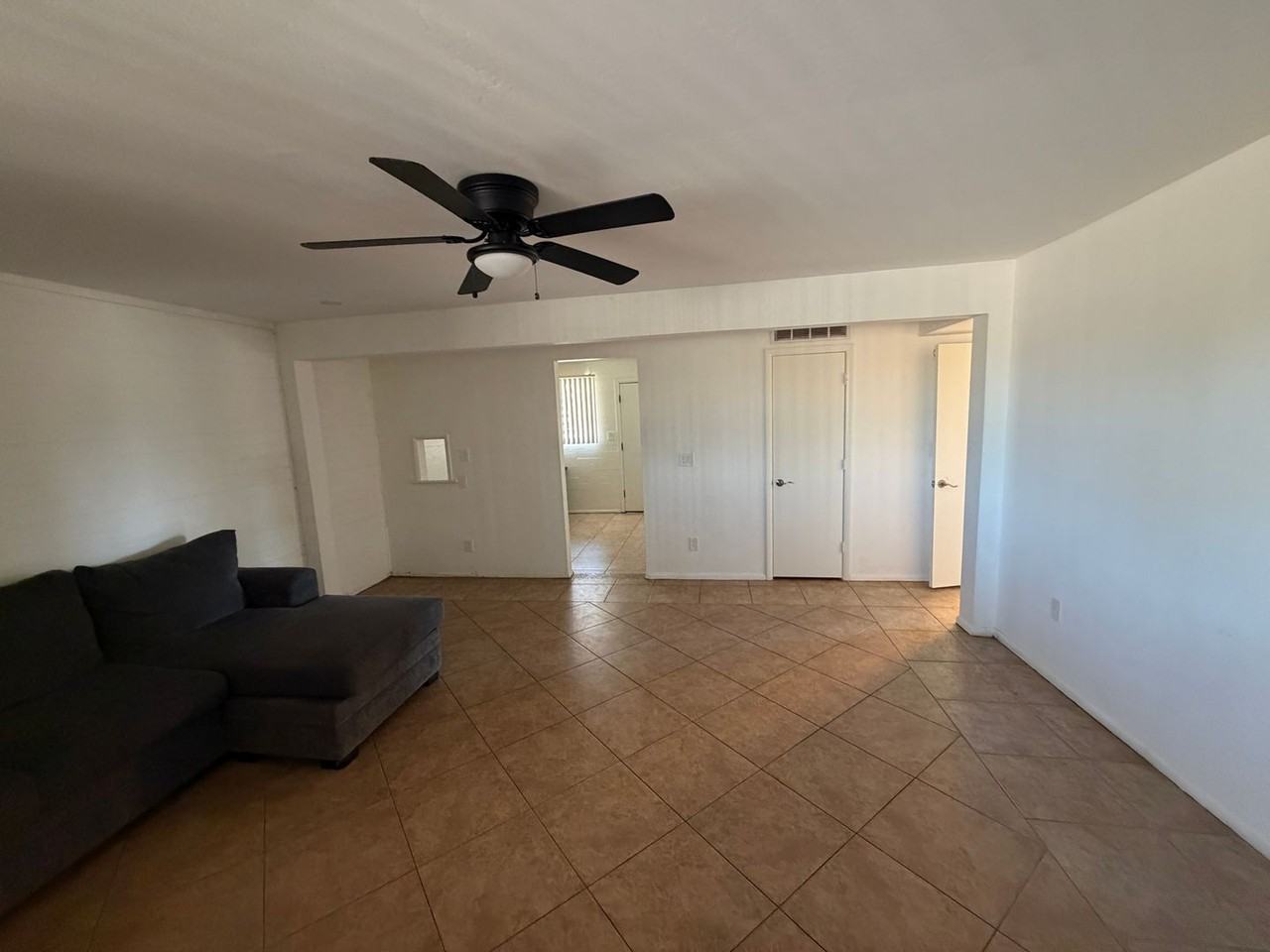 2150 W Missouri Ave #109 - Photo 4 of 16