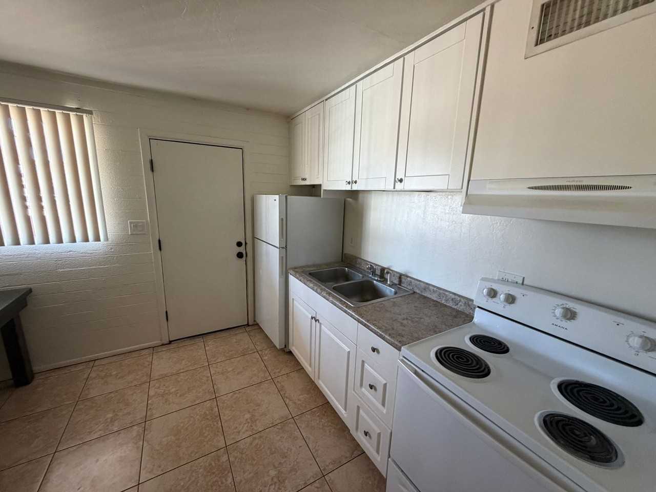 2150 W Missouri Ave #109 - Photo 7 of 16