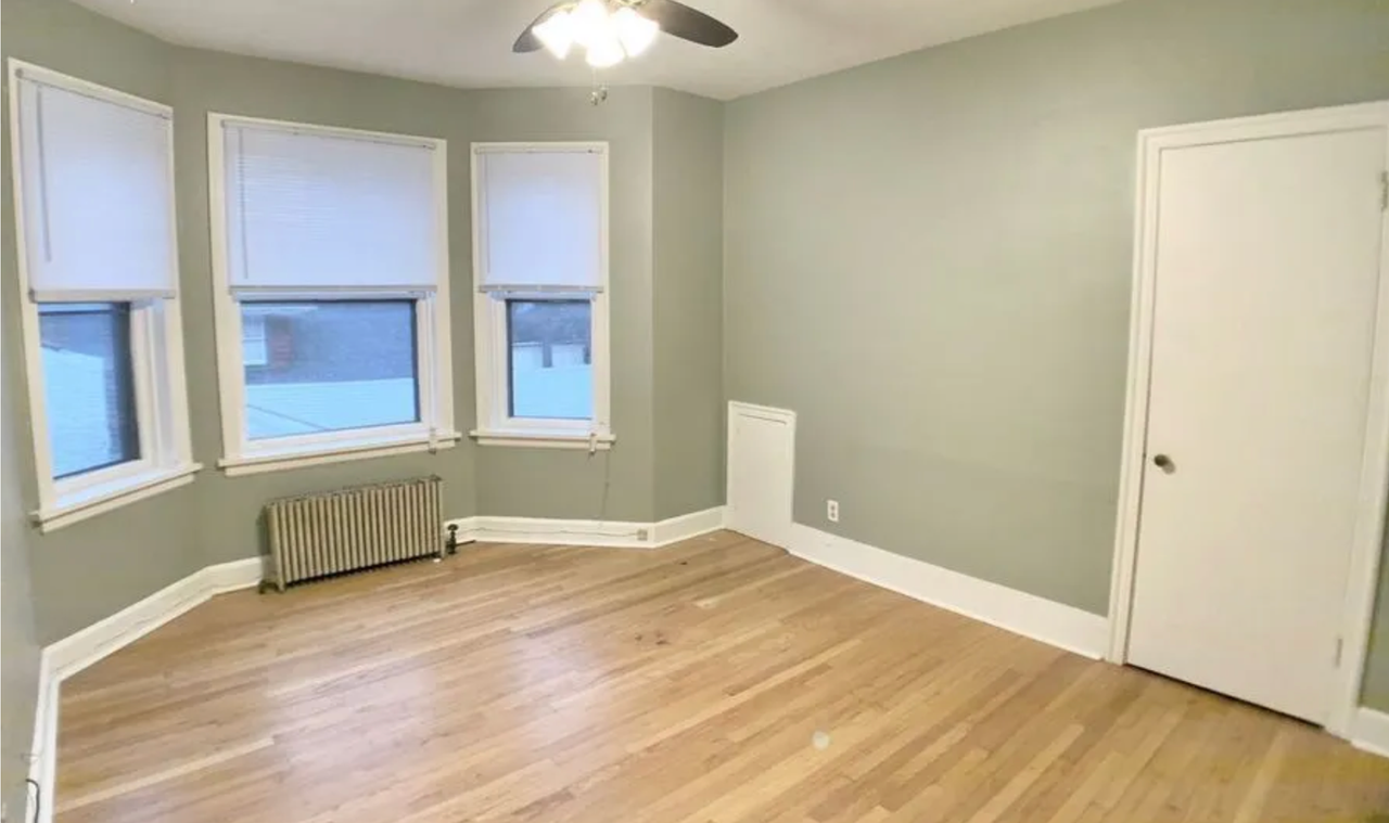 939 College Ave - Photo 2 of 7